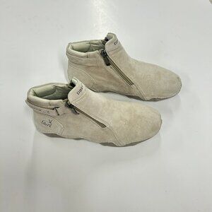 DBeck Women’s Ankle Minimalist Casual Boots – Lightweight Suede Zip –  size 40